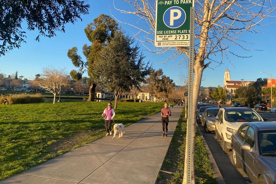 San Antonio free street parking times