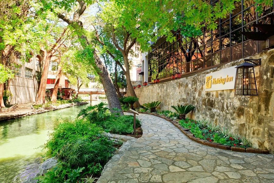 San Antonio Riverwalk off-peak parking rates