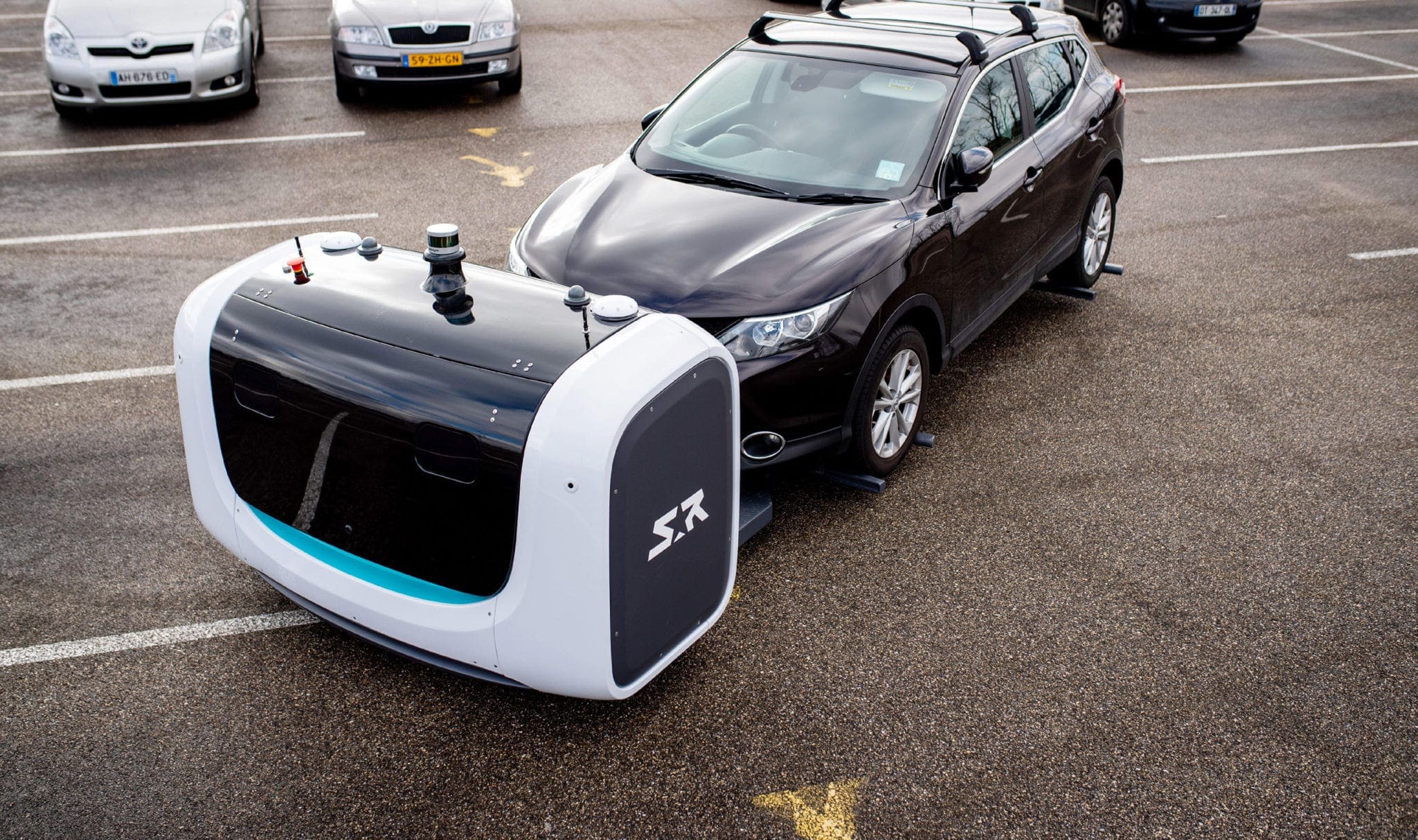 airport parking car maintenance